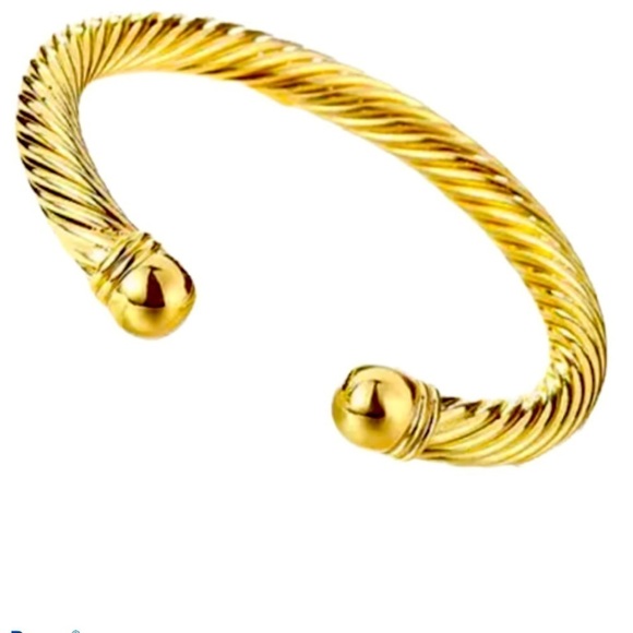 ⭐️24 carat gold plated fashion twisted  open bangle bracelet - Picture 11 of 11